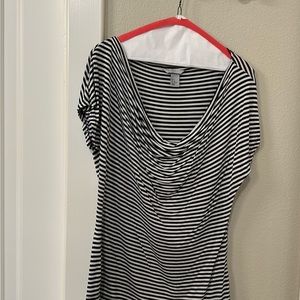 Short sleeve black and white shirt
